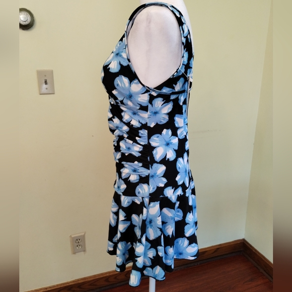 NWT COCOPEAR Women's Shaping Body One Piece Swim Dress Floral Tummy Control Sz S - Picture 6 of 16